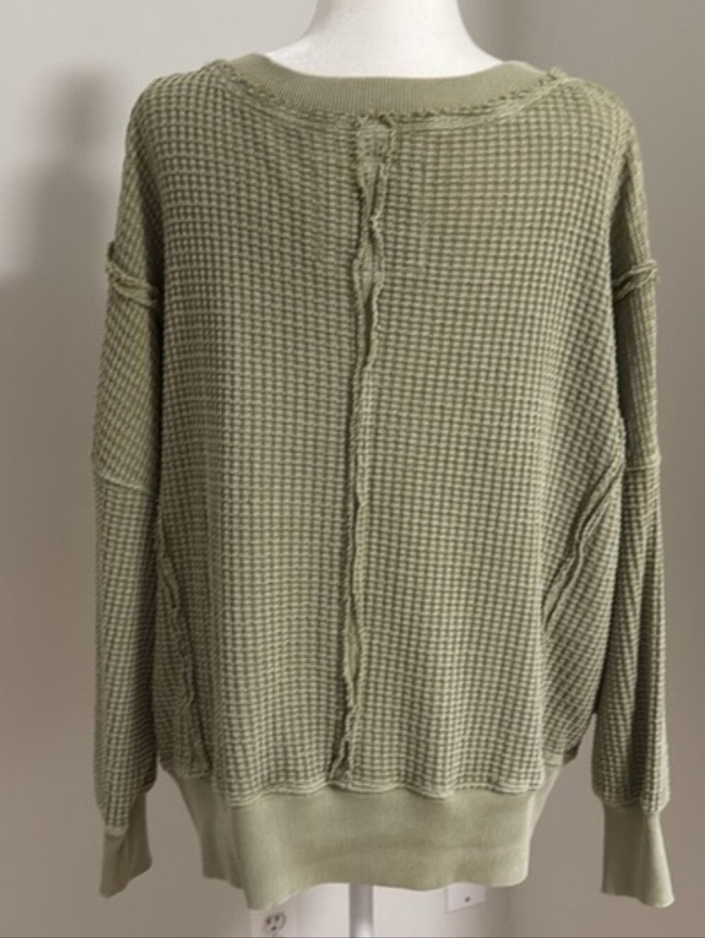 American Eagle Oversized Waffle Knit V-Neck Sweater Size Large - Picture 7 of 10